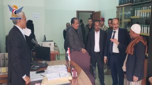 مطلق يتفقد مستوى الانضباط الوظيفي بوزارة الأشغال العامة والطرق