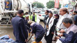 الاطلاع على أعمال الطوارئ لتصريف مياه الأمطار والسيول بميدان التحرير
