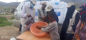 الهيئة العامة لمياه الريف تختتم مشروع توزيع مواد النظافة الشخصية لمخيمات النازحين في البيضاء