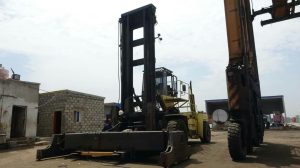 صيانة وتأهيل الحاضنة TEREX رقم 14 وإعادتها للخدمة بميناء الحديدة