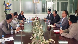 وزير الأشغال يناقش مع فريق اليونبس التعاون في تنفيذ مشاريع الطرق