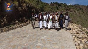 وكيل محافظة إب يفتتح مشروع رصف طريق نقيل المسجدين في العدين بمبادرة مجتمعية
