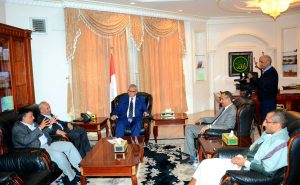 رئيس الوزراء يناقش مع الجنيد آخر الخطوات التنفيذية الرؤية الوطنية ومدونة السلوك