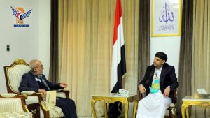الرئيس المشاط يحث على تطوير المركز الوطني للوثائق وتحسين أوضاع العاملين فيه