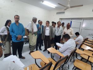 الاطلاع على سير امتحانات المتقدمين لنيل الزمالة اليمنية للجراحة العامة بالحديدة