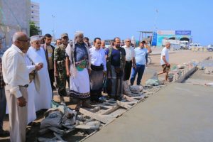 تدشين العمل في المرحلة الأولى من مشروع الرصف الخرساني لشارع الصماد في الحديدة