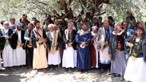 أبناء قبائل عنس بذمار يعلنون النفير العام لحماية الثروات السيادية