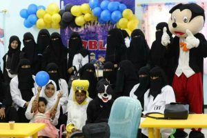 نشاط ترفيهي لطالبات كلية الآداب ضمن برنامج الدعم النفسي لمرضى السرطان في الحديدة