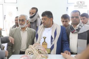 عضو السياسي الأعلى الحوثي يفتتح معملين تعليميين بجامعة صعدة