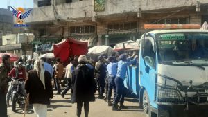 تدشين حملة مرورية لإزالة مسببات الازدحام وتنظيم حركة السير بمحافظة إب