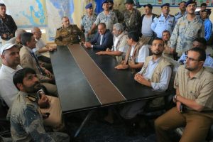 وزير الداخلية يتفقد جاهزية الزوارق البحرية في البحر الأحمر بميناء الحديدة