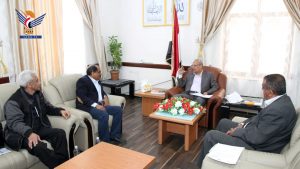 الجنيد والقطابري يناقشان خطط ومشاريع معهد العلوم الإدارية خلال المرحلة المقبلة