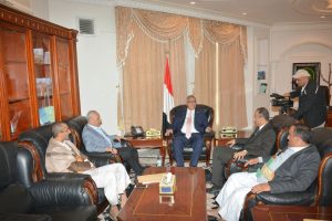 رئيس الوزراء يشيد بالجهود المتواصلة لتنفيذ محاور الرؤية الوطنية لبناء الدولة اليمنية الحديثة