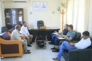 مناقشة تدخلات اللجنة الدولية للصليب الأحمر في القطاع الصحي بالحديدة