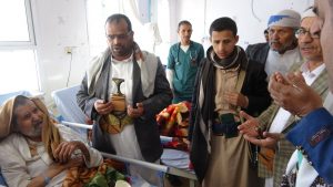 محافظ صعدة يطمئن على صحة العلامة محمد الوادعي