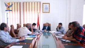 اجتماع بصنعاء يناقش أوضاع مؤسسة الغزل والنسيج وسبل حل الإشكاليات التي تواجهها