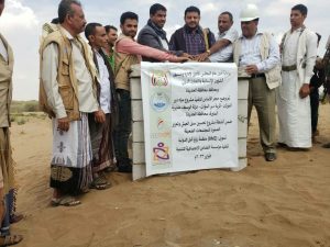 وضع حجر الأساس لثلاثة مشاريع خدمية في المنيرة بالحديدة