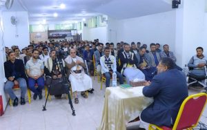 عضو السياسي الأعلى الحوثي يزور مؤسسة بنيان ويشيد بدورها الريادي في العملية التنموية