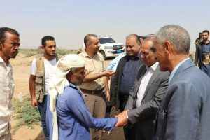 نائب رئيس الوزراء ووزير الكهرباء يتفقدان محطات التحويل الكهربائية في عدد من مديريات الحديدة