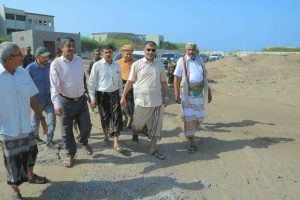 النمير وقحيم يتفقدان عدداً من مشاريع الاتصالات بمحافظة الحديدة