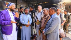 البخيتي يطلع على أضرار الحريق في مصنع الاسفنج بذمار