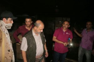الحملي يطلع على أضرار الحريق بمخازن أدوية منظمة رعاية الأطفال بالحديدة