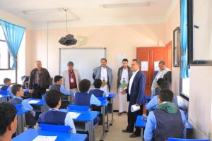 رئيس هيئة الأوقاف يزور ثانوية عبدالناصر للمتفوقين بأمانة العاصمة