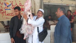 إغلاق خمسة محلات بيع لحوم مخالفة في شعوب بالأمانة