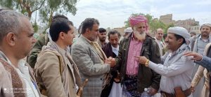 محافظ البيضاء يستقبل الأسير المحرر محمد حسين الحميقاني