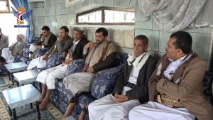 مناقشة إجراءات تحسين الخدمات ومعالجة القضايا والمشكلات المجتمعية في المشنة بإب