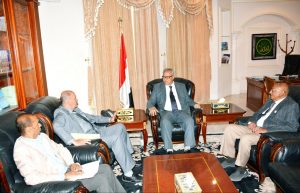 رئيس الوزراء يلتقي رئيس جامعة الحضارة الدكتور المغلس