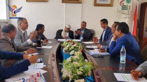 مناقشة الترتيبات النهائية لعقد المؤتمر الطبي الجراحي السنوي الأول بجامعة عمران