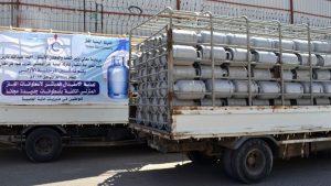 شركة الغاز تدشن استبدال الاسطوانات التالفة في مديرية الثورة بالأمانة