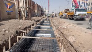 الاطلاع على سير العمل في مشروع قناة تصريف مياه الأمطار بمديرية بني الحارث