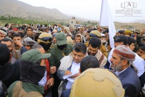 محمد الحوثي يشرف على إنهاء قضية قتل بين آل الحاضري وآل عطية في سنحان بصنعاء