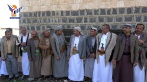 جعمان يتفقد مستوى الانضباط والالتزام بالدوام في جميع المكاتب الحكومية بعمران
