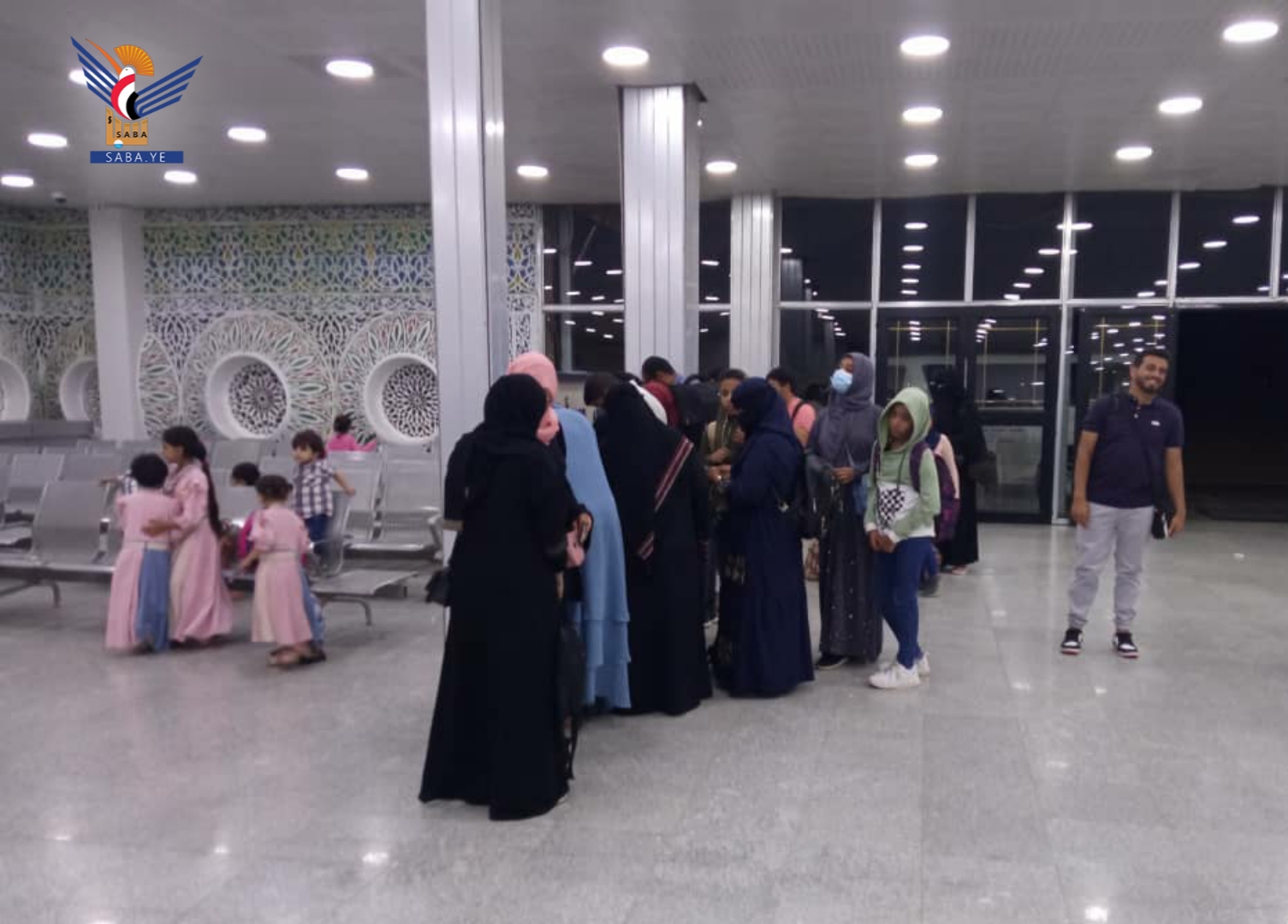 وصول 195 مواطنا من العالقين في السودان إلى مطار صنعاء