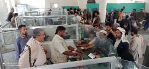 الاطلاع على سير عملية توزيع زكاة الفطر للفقراء والمساكين بمحافظة البيضاء