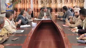 اجتماع برئاسة أمين العاصمة يناقش سير عمل المؤسسة المحلية للمياه والصرف الصحي