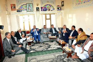 الدكتور مقبولي وعدد من الوزراء يزورون وزير الدولة البكير