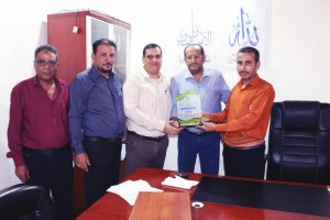مؤسسة مكافحة السرطان تكرم مدير شركة النفط بالحديدة
