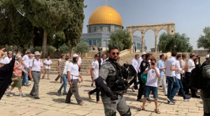 عشرات الصهاينة يقتحمون باحات المسجد الأقصى المبارك