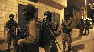 قوات العدو الصهيوني تواصل اعتداءاتها ضد الفلسطينيين بالضفة الغربية