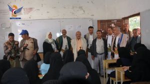 غلاب والغزالي يدشنان العام الدراسي الجديد بمحافظة إب