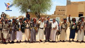 محافظ ريمة يطلع على أحوال المرابطين في محور رغوان بمأرب