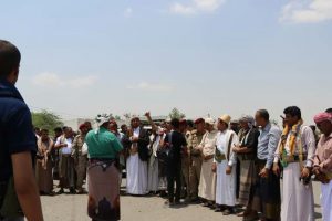 نائب وزير الثروة السمكية يتفقد مراكز الإنزال السمكي في الحديدة