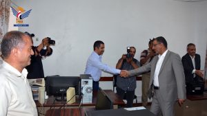 النمير يتفقد مستوى الانضباط الوظيفي في وزارة الاتصالات