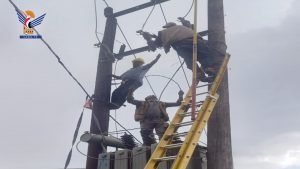 محافظ إب يدشن تشغيل التيار الكهربائي في المناطق الجديدة