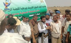 البشري وهزاع يدشنان مبادرة مجتمعية في وادي مور بالحديدة