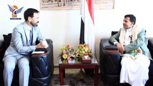 نائب وزير الخارجية يلتقي المدير الإقليمي للجنة الدولية للصليب الأحمر